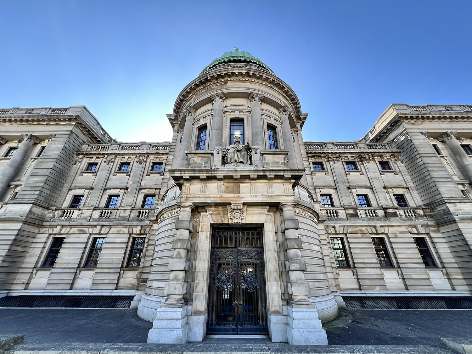 the North Street view of the Mitchell Library
